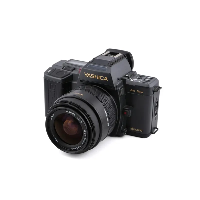 Yashica 230-AF + 28-70mm f3.5-4.5 AF