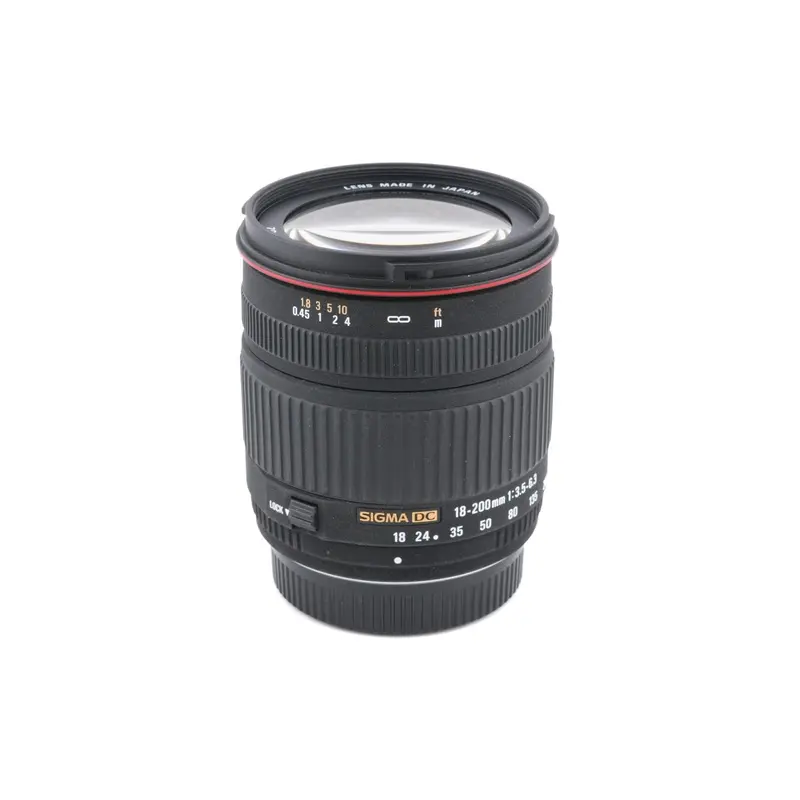 Sigma 18-200mm f3.5-6.3 DC Zoom