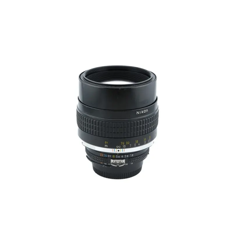 Nikon 105mm f1.8 Nikkor AI-S