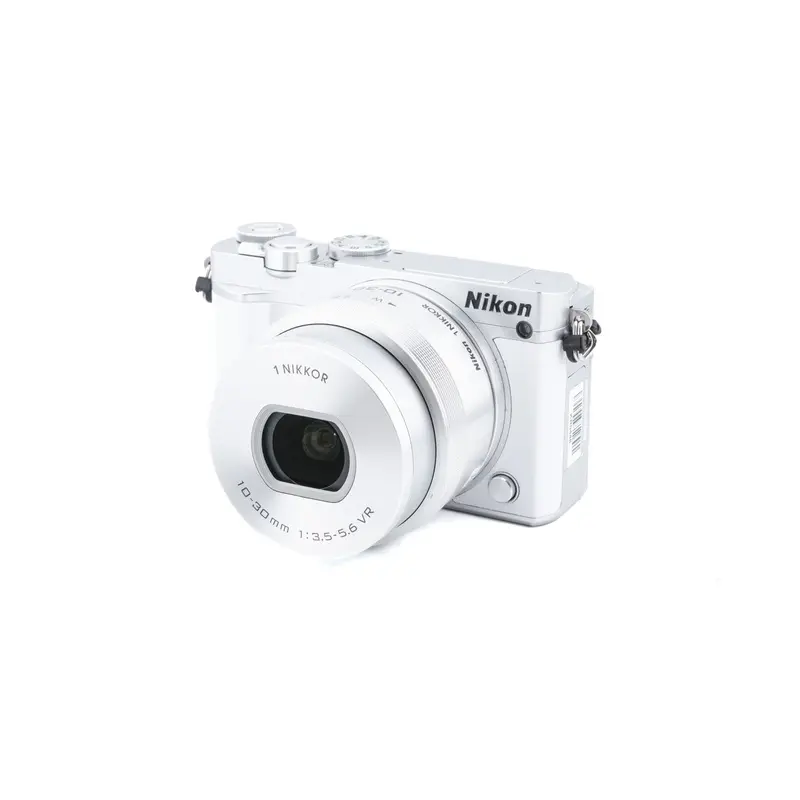 Nikon 1 J5 + 10-30mm f3.5-5.6 Nikkor 1 VR PD-Zoom