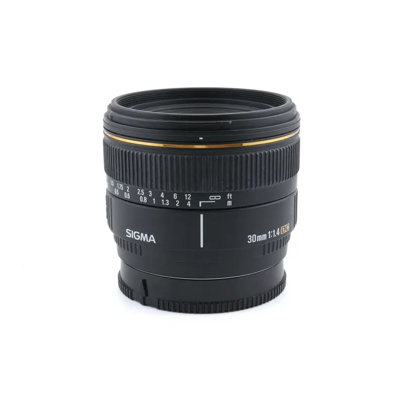 Sigma 30mm f1.4 EX DC
