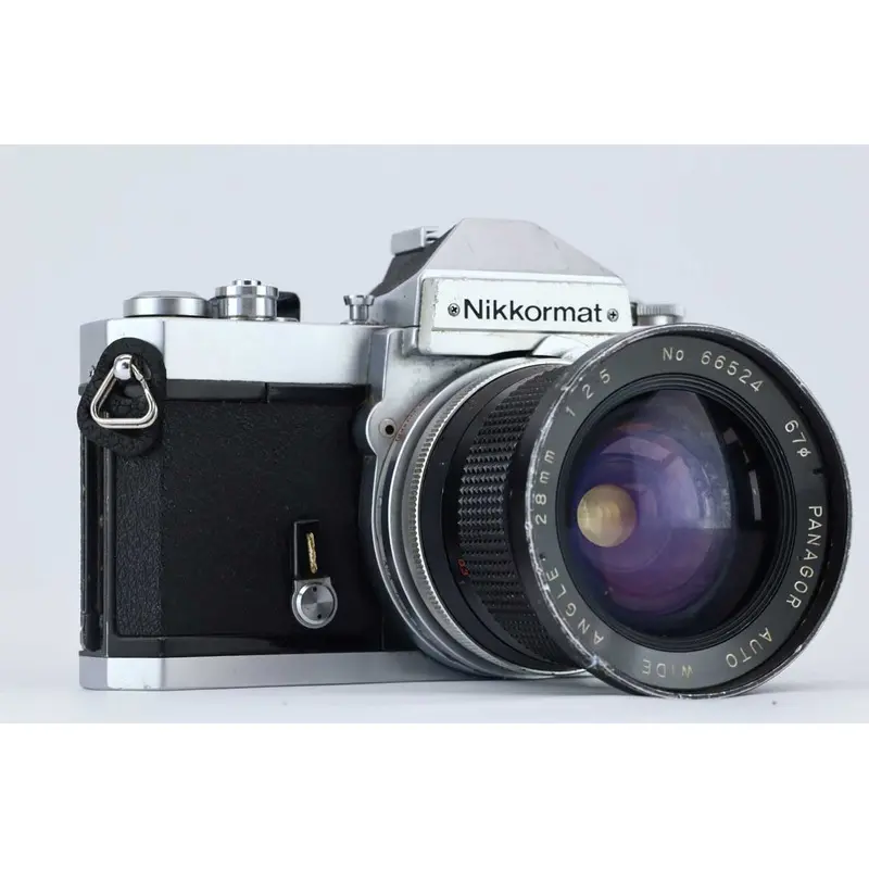 Nikkormat FT2 | 28mm 1:2.5 lens