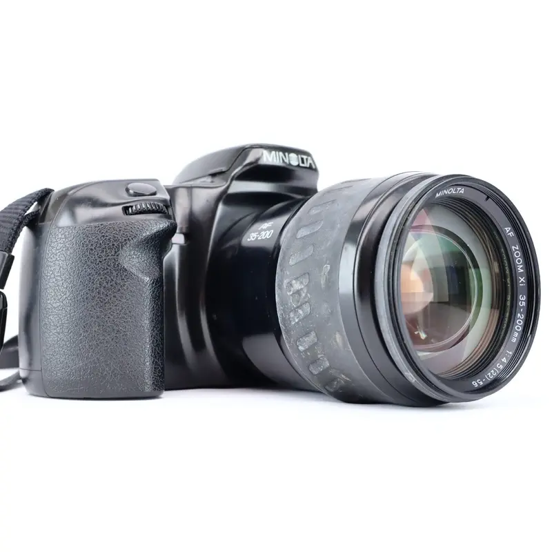 Minolta Dynax 500si 35-200mm 1:4,5-5,6