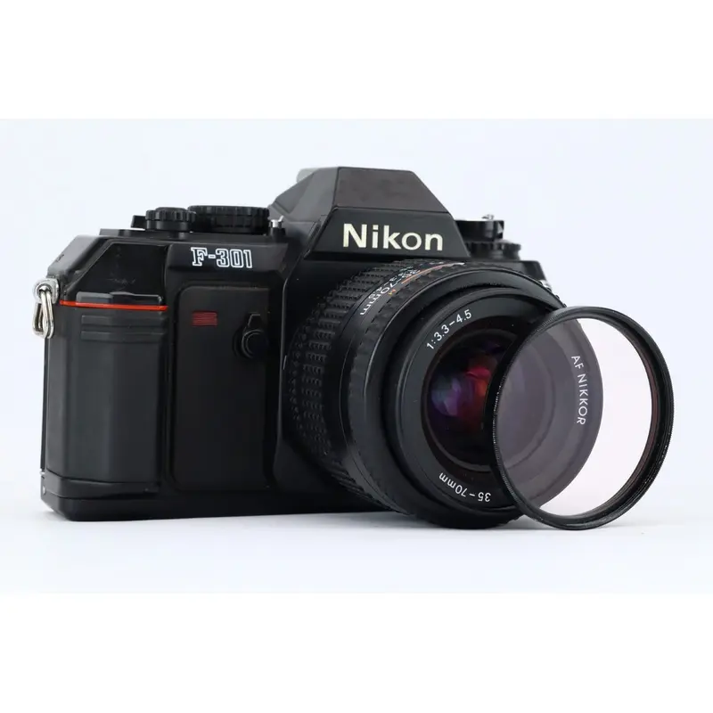 Nikon F-301 | 35-70mm 1:3.3-4.5