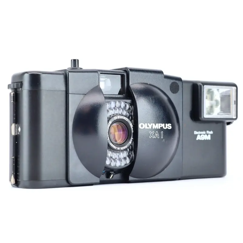 Olympus XA1