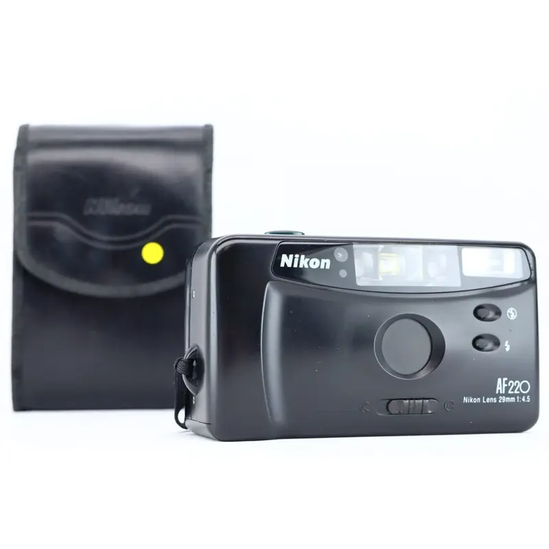 Nikon AF220 29mm 4,5