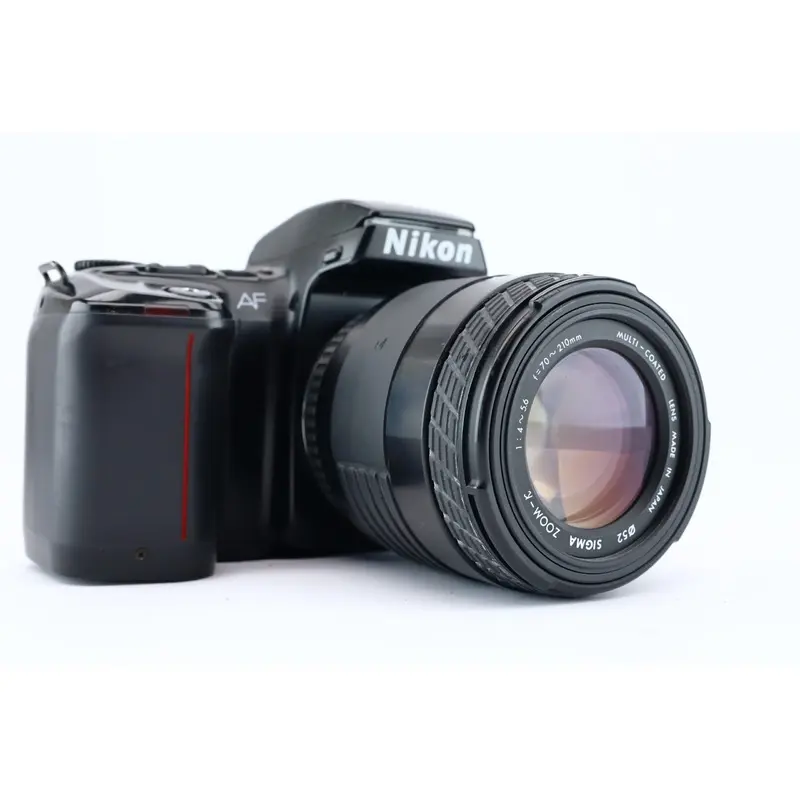 Nikon F-601 with Sigma zoom-k 70-210mm f4-5.6 lens