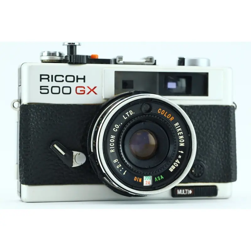 Ricoh 500GH + 2.8 40mm