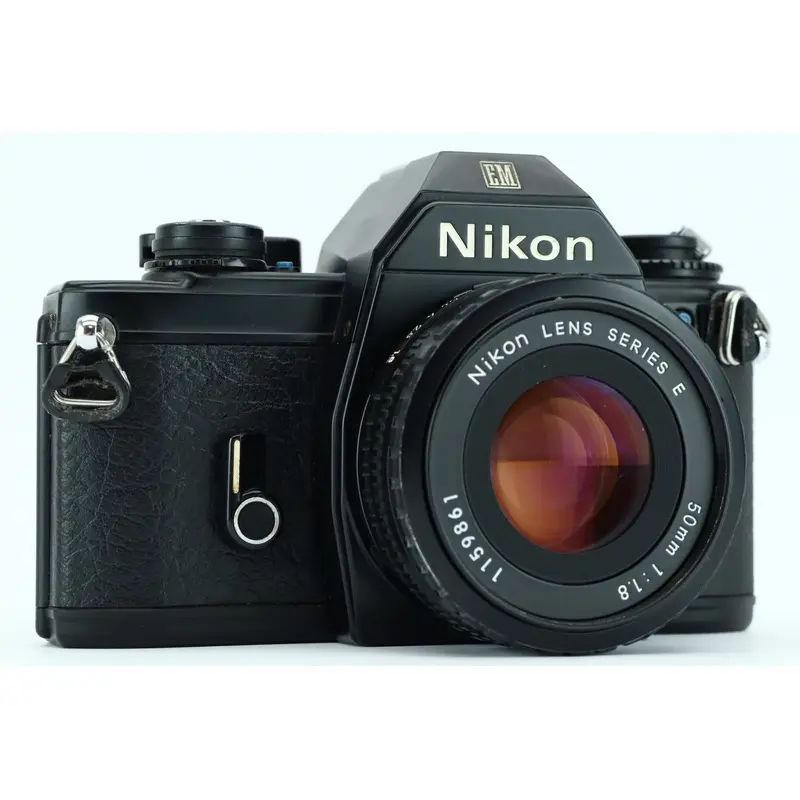 Nikon EM + 50mm 1,8