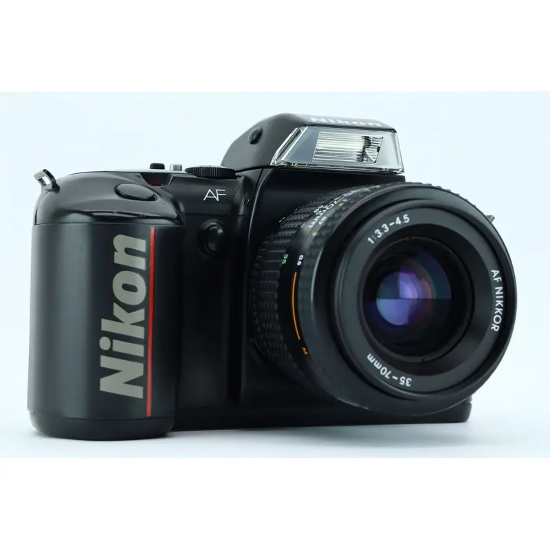 Nikon F-401x + AF NIKKOR 35-70mm 3,3-4,5