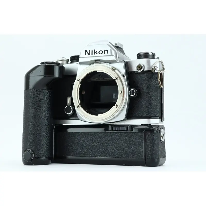 Nikon FM + Nikon MD-11