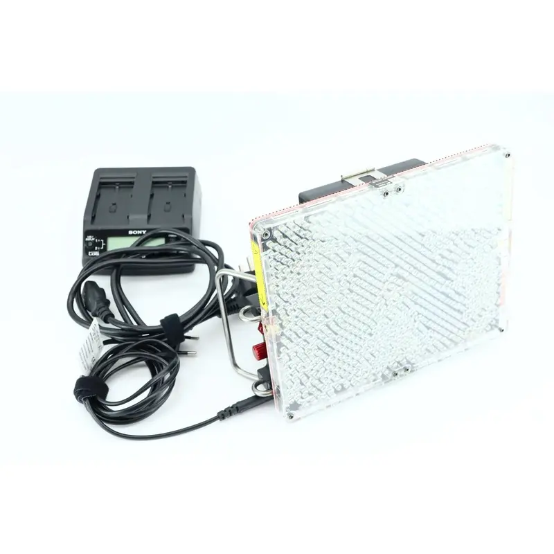 Aputure Amaran TRI 8C