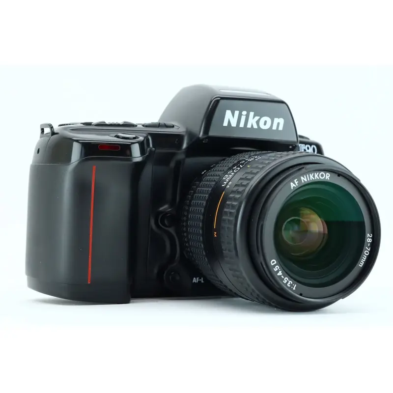 Nikon F90 + AF NIKKOR 28-70mm 3,5-4,5D