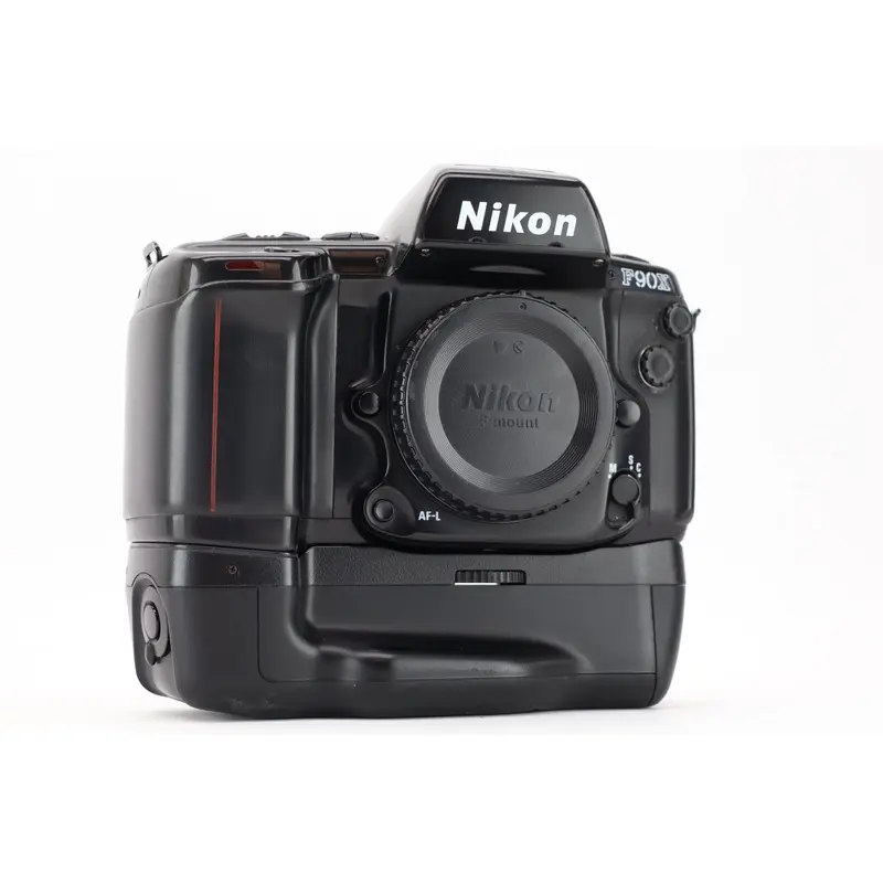 Nikon F90X + Battery grip