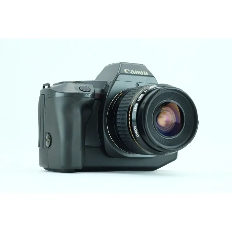 Canon eos 600 with Canon zoom lens EF 35-80mm 1:4-5.6