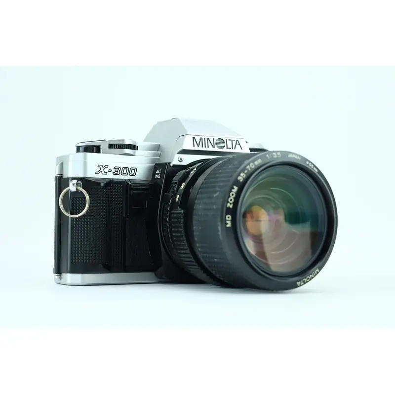 Minolta X-300 with Minolta MD zoom 35-70mm 1:3,5