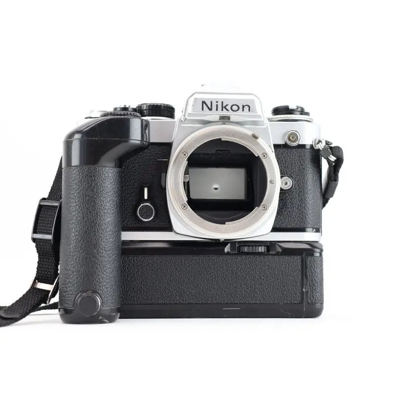 Nikon FE + MD-12 batterygrip