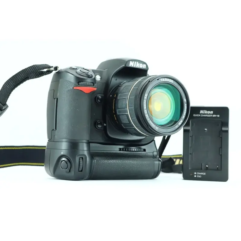 Nikon D300 with Tamron 28-200mm 1:3.8-5.6 Macro lens