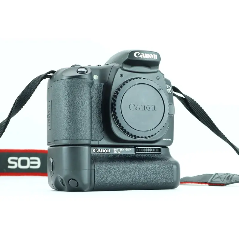 Canon EOS 20D with Canon Battery-Grip BG-E2