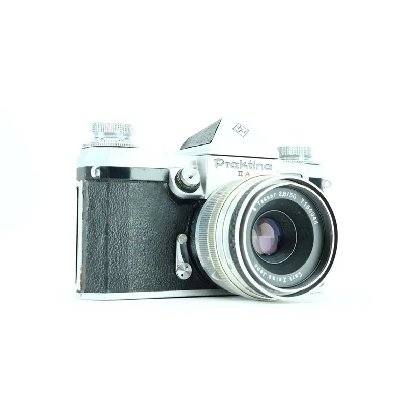 Praktina II A with Carl Zeiss Tessar 2,8/50 lens