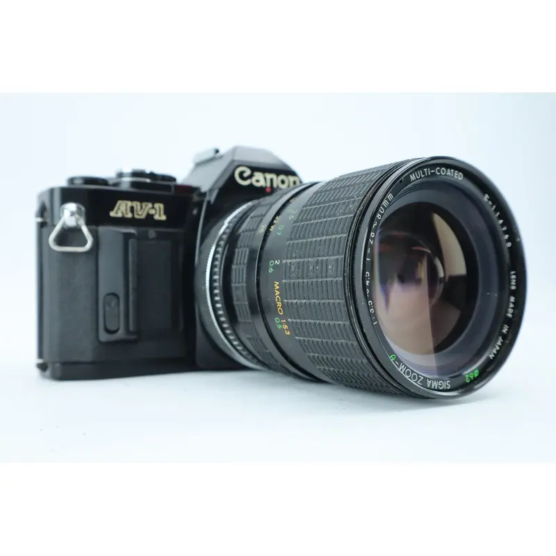 Canon AV-1 with sigma zoom 1:3,5-4,5 f/28-80mm