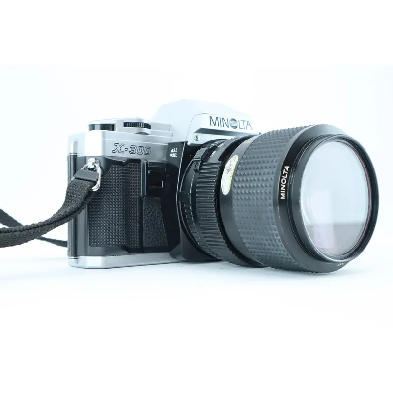 Minolta X-300 with MD zoom 35-70mm 1:3,5
