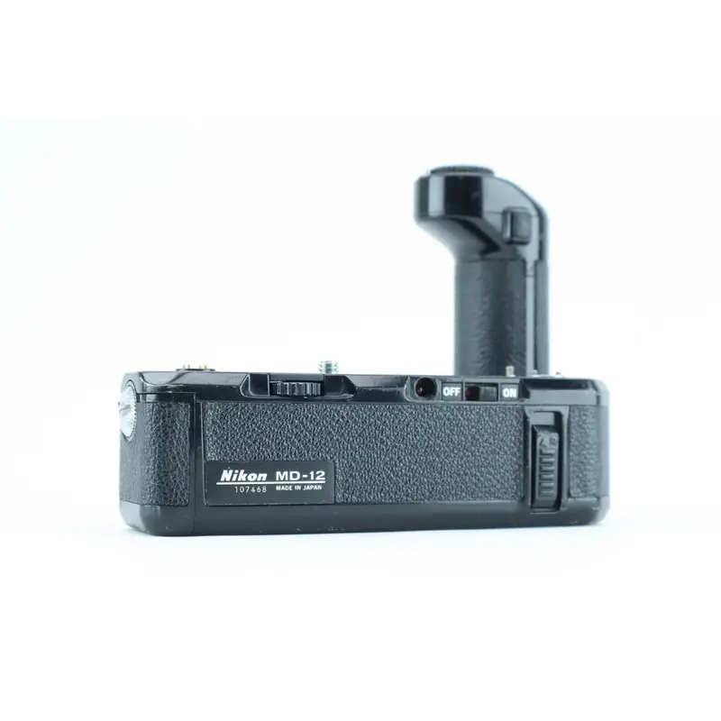 Nikon MD-12 battery-grip