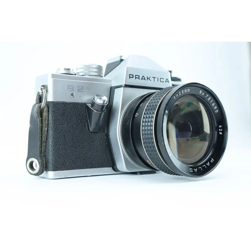 Praktica LB2 with pallas auto 1:2,8 f/28mm