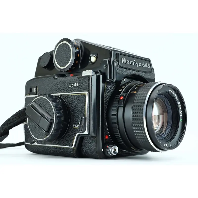 Mamiya M645 + 80mm 2.8 lens