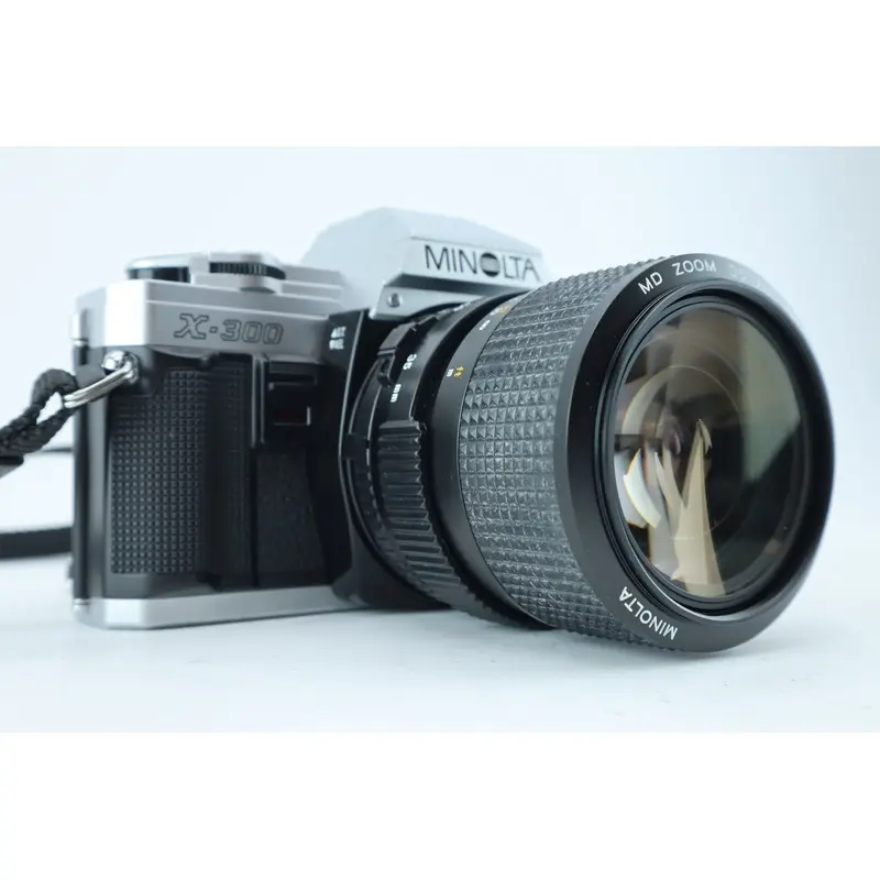 Minolta X-300 with MD zoom 35-70mm 1:3,5 lens