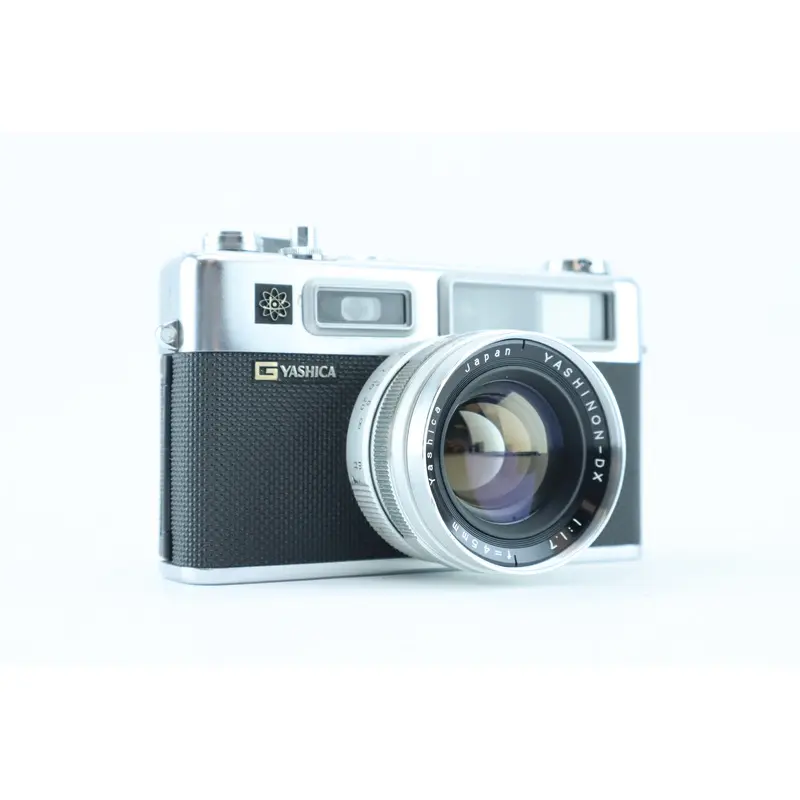 Yashica Electro 35 with Yashinon-DX 1,7 f=45mm