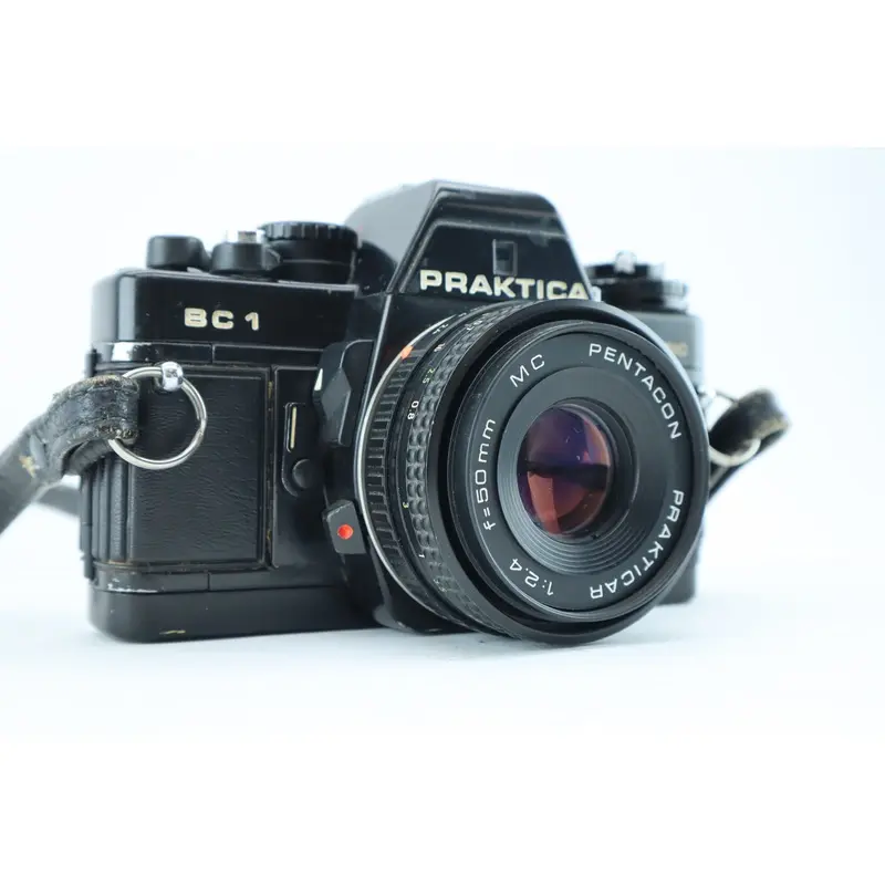Praktica BC1 with prakticar 2,4/50mm MC