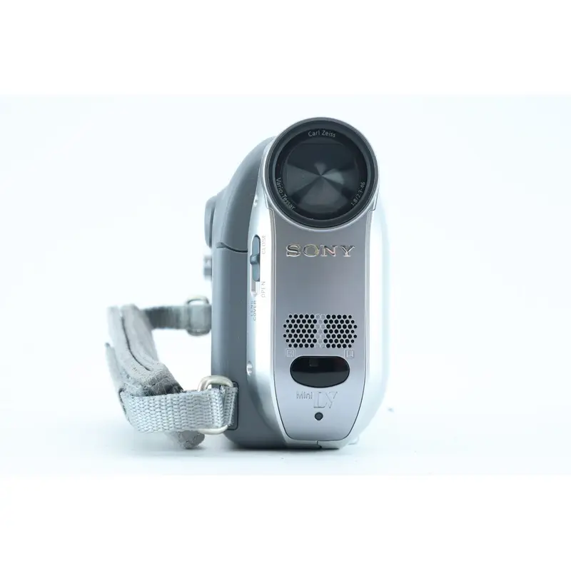 Sony handycam HC19E with 1,8/2,3-46mm