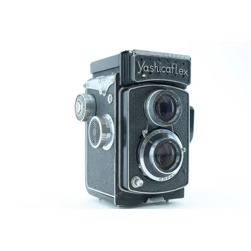 Yashicaflex 19799 with 2x Yashimar 3,5/80mm
