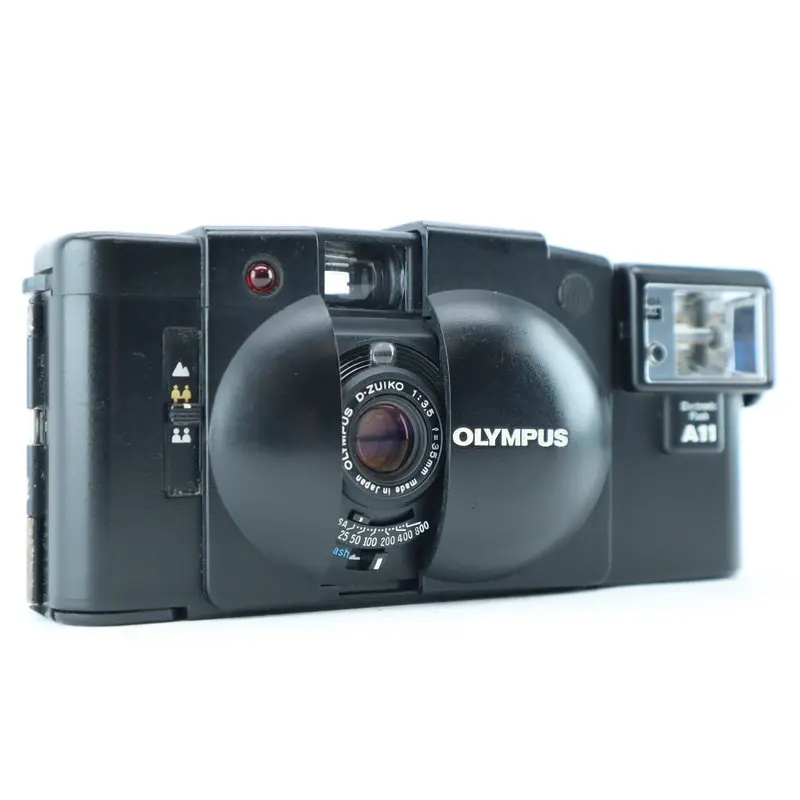 Olympus XA 2 with D.Zuiko 3,5/35mm & flash A11