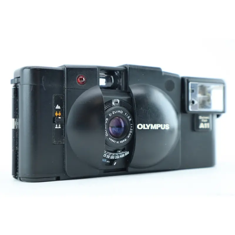 Olympus XA2 with D.Zuiko 3,5/35mm and Electronic Flash A11