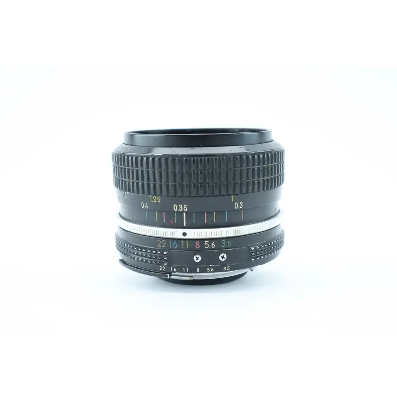 Nikon Nikkor 28mm f/3.5