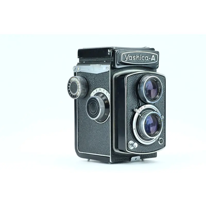 Yashica-A 80mm 3.5