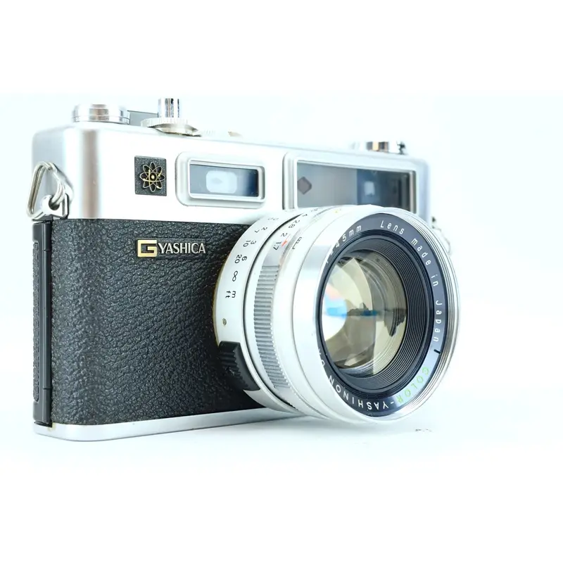 Yashica Electro 35 GSN + Color-Yashinon DX 45mm f/1.7