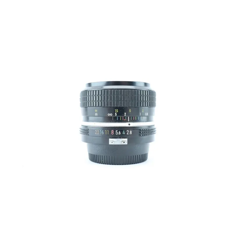Nikon Nikkor 35mm f/2.8