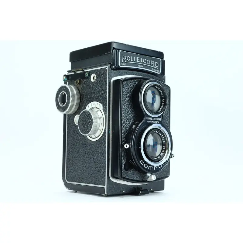 Rolleicord + Carl Zeiss Triotar 75mm f/3.5  Classic Twin-Lens Reflex Camera