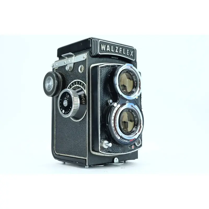 Walzflex TLR + Kominar 75mm f/3.5 (Copal-MXV Shutter)