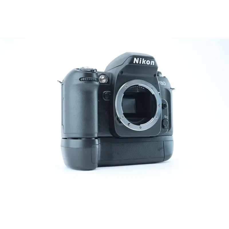Nikon F80 + Nikon MB-16 Battery Grip