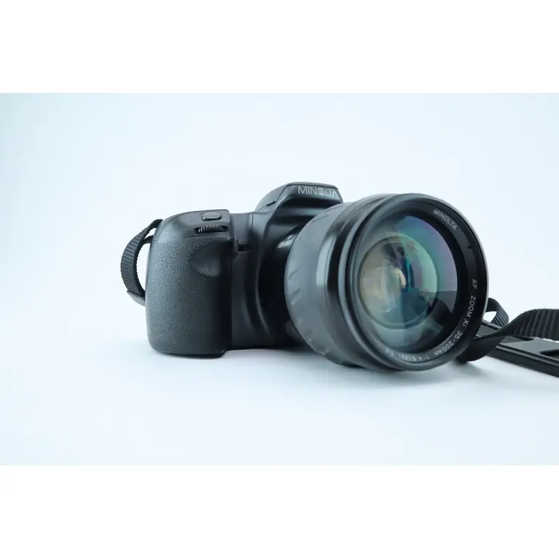 Minolta Dynax 500si Super + Zoom Xi AF 35200mm f/4.55.6