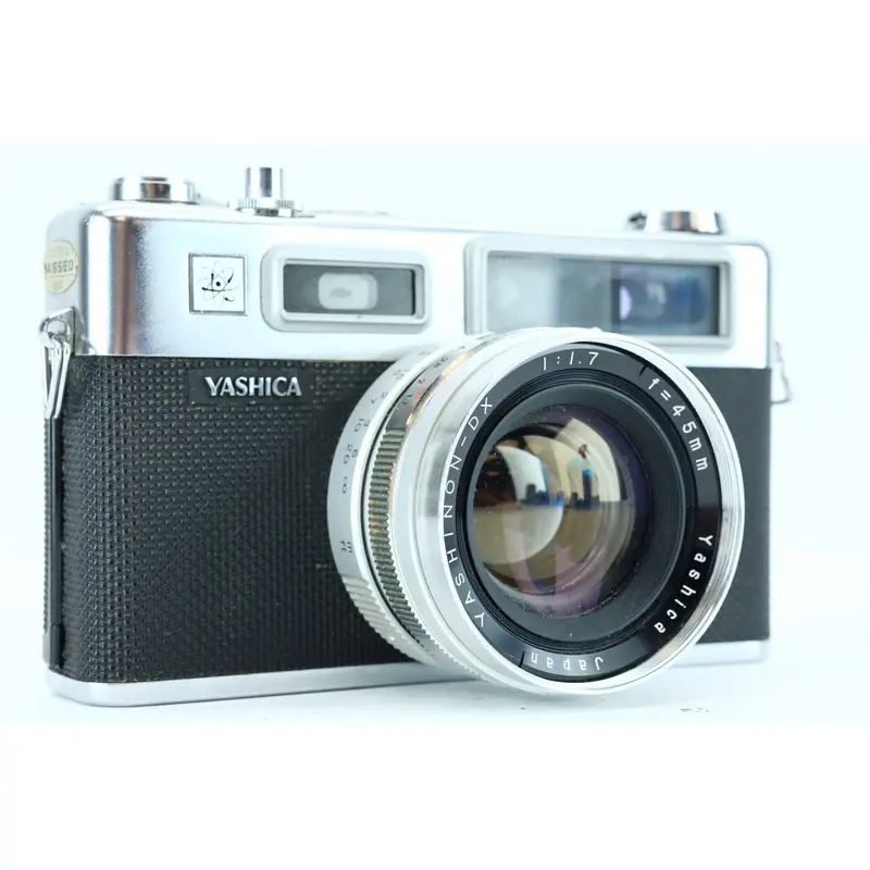 Yashica Electro 35 + Yashinon-DX 45mm f/1.7