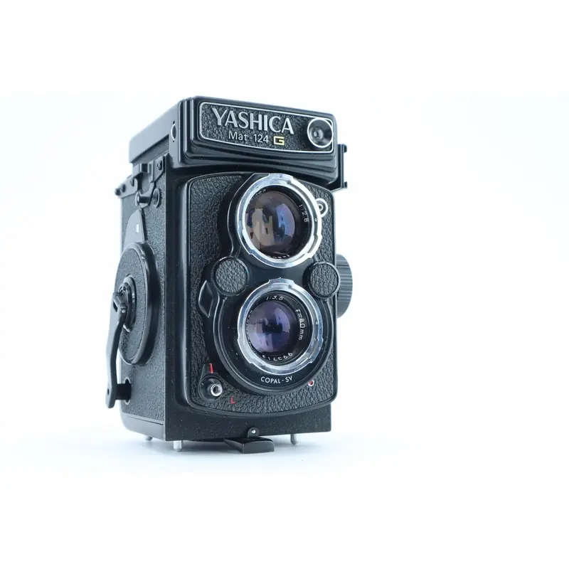 Yashica Mat-124G  Classic Twin-Lens Reflex Camera for 120 Film