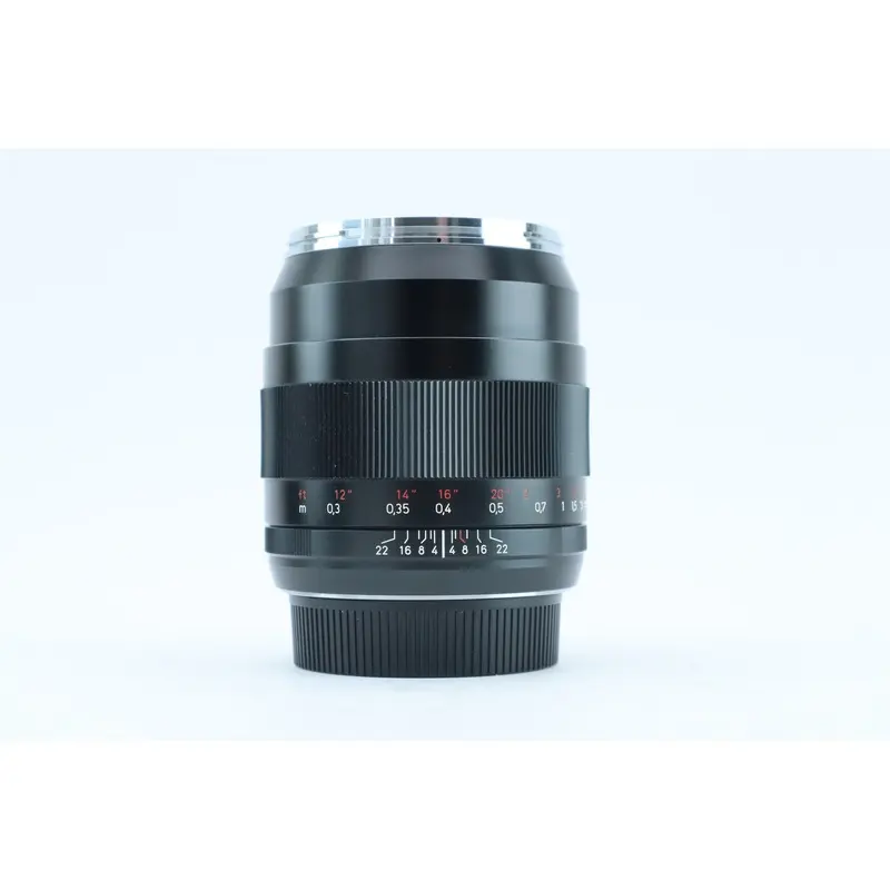 zeiss 2 35mm *Foto's opnieuw te overbelicht, Lens mount is fout het is een canon.