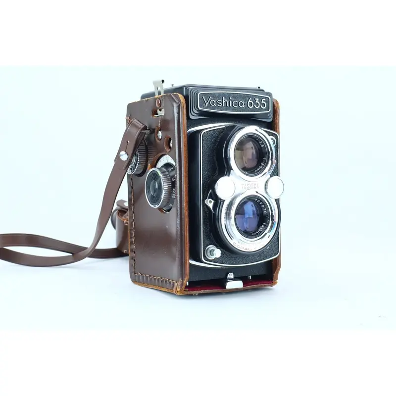 Yashica-635 with Yashikor 80mm f/3.5 Lens