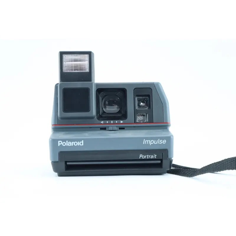 Polaroid Supercolor 635 CL  Classic Instant Camera with Autoflash and Close-Up Lens
