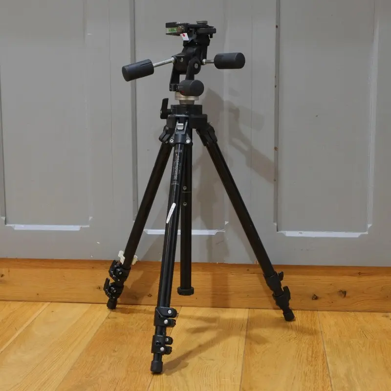 Used Manfrotto 055B tripod with Manfrotto 029 MKII tripod head (SH43208)